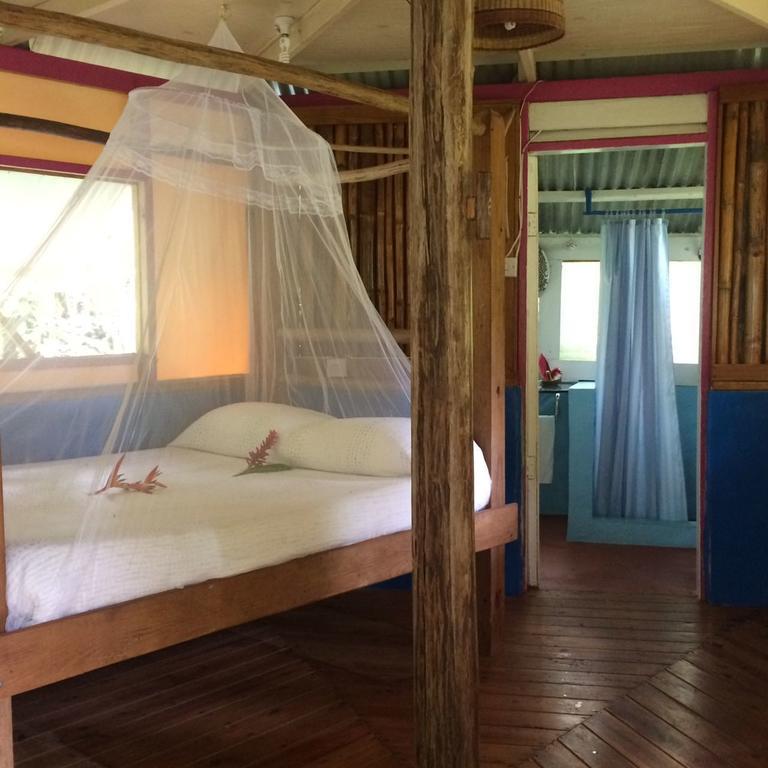 Villa Roots Jungle Retreat Marigot Esterno foto